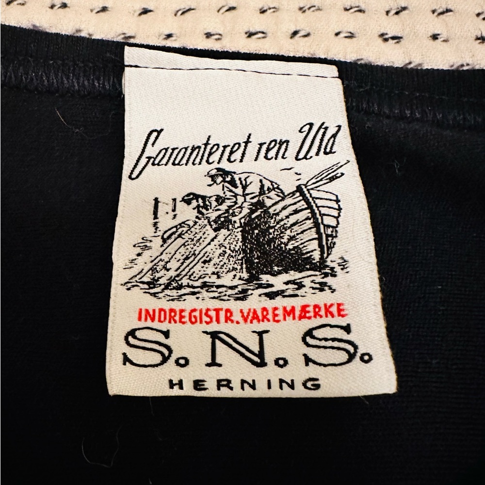 S.N.S Herning black sweater